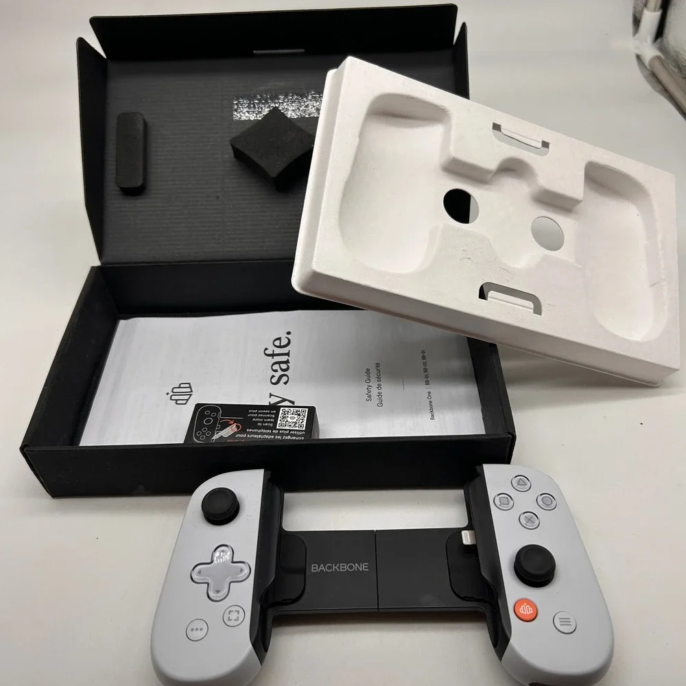 Backbone One PlayStation Edition iPhone Mobile Gaming Controller BB-02 White